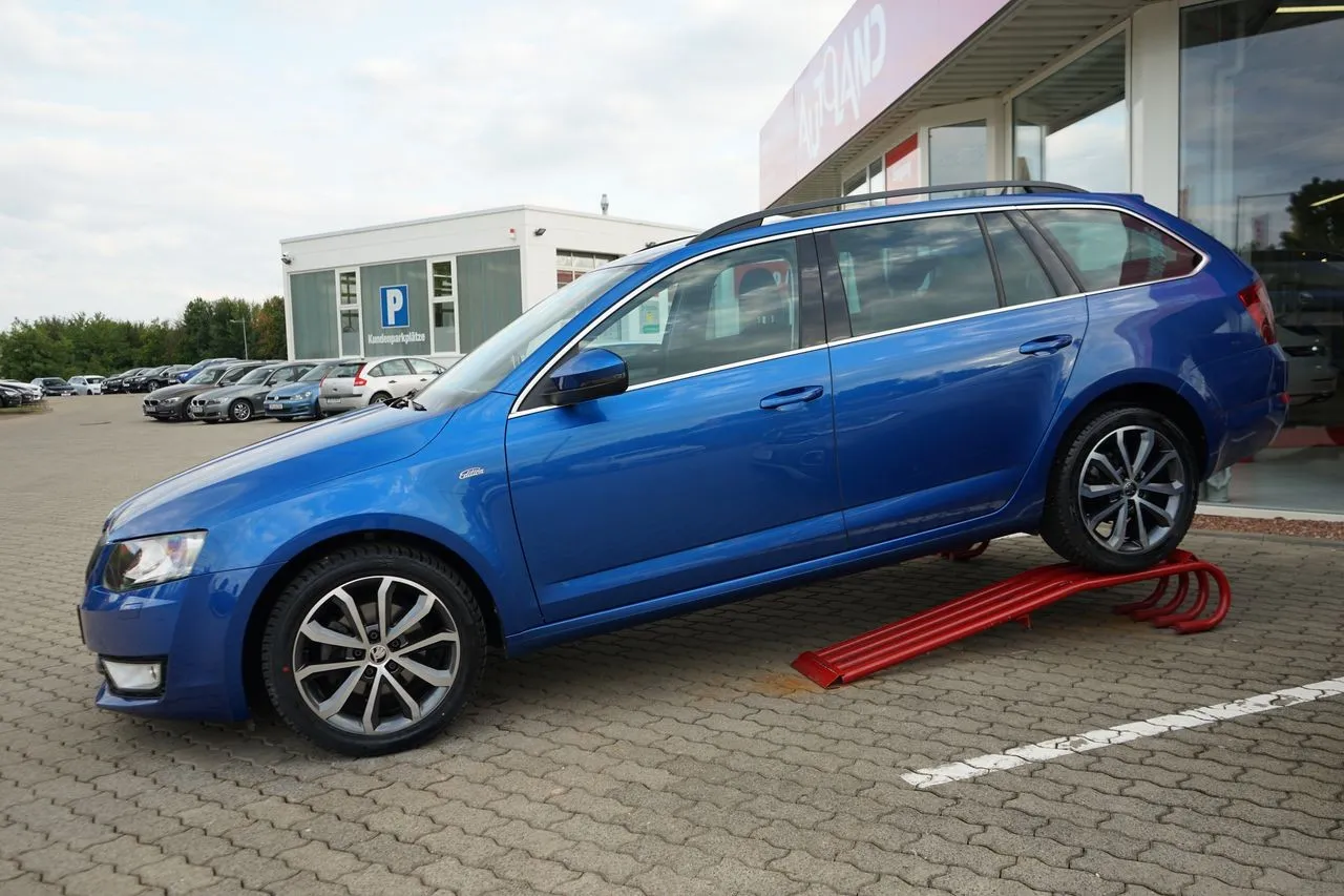 Skoda Octavia Combi 1.4 TSI DSG...  Image 3