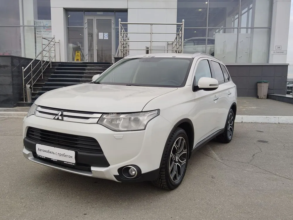 Mitsubishi Outlander Image 1