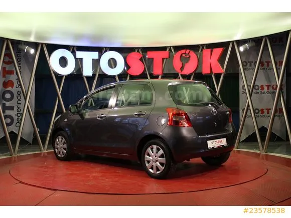 Toyota Yaris 1.3 Sol Image 2